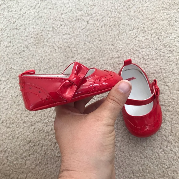 Shiny red Gymboree baby shoes - Picture 2 of 4